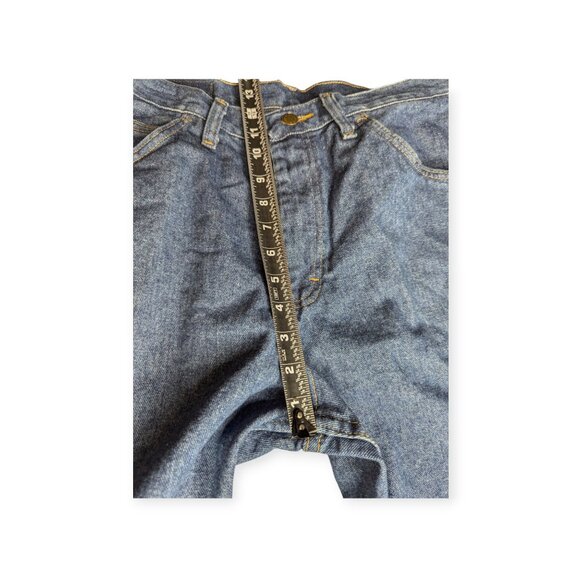 NWT Wrangler Relaxed Fit Men's Shorts Size 32 Sits at Natural Waist Hits Knees - Picture 14 of 16